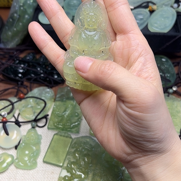 岫玉未镶嵌吊坠吊坠