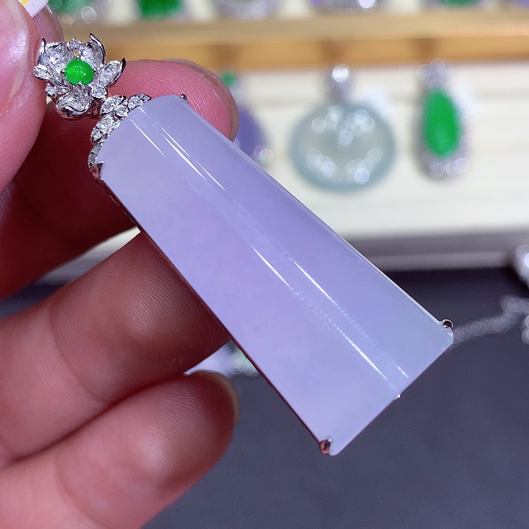 翡翠吊坠(不含链)18K金镶嵌