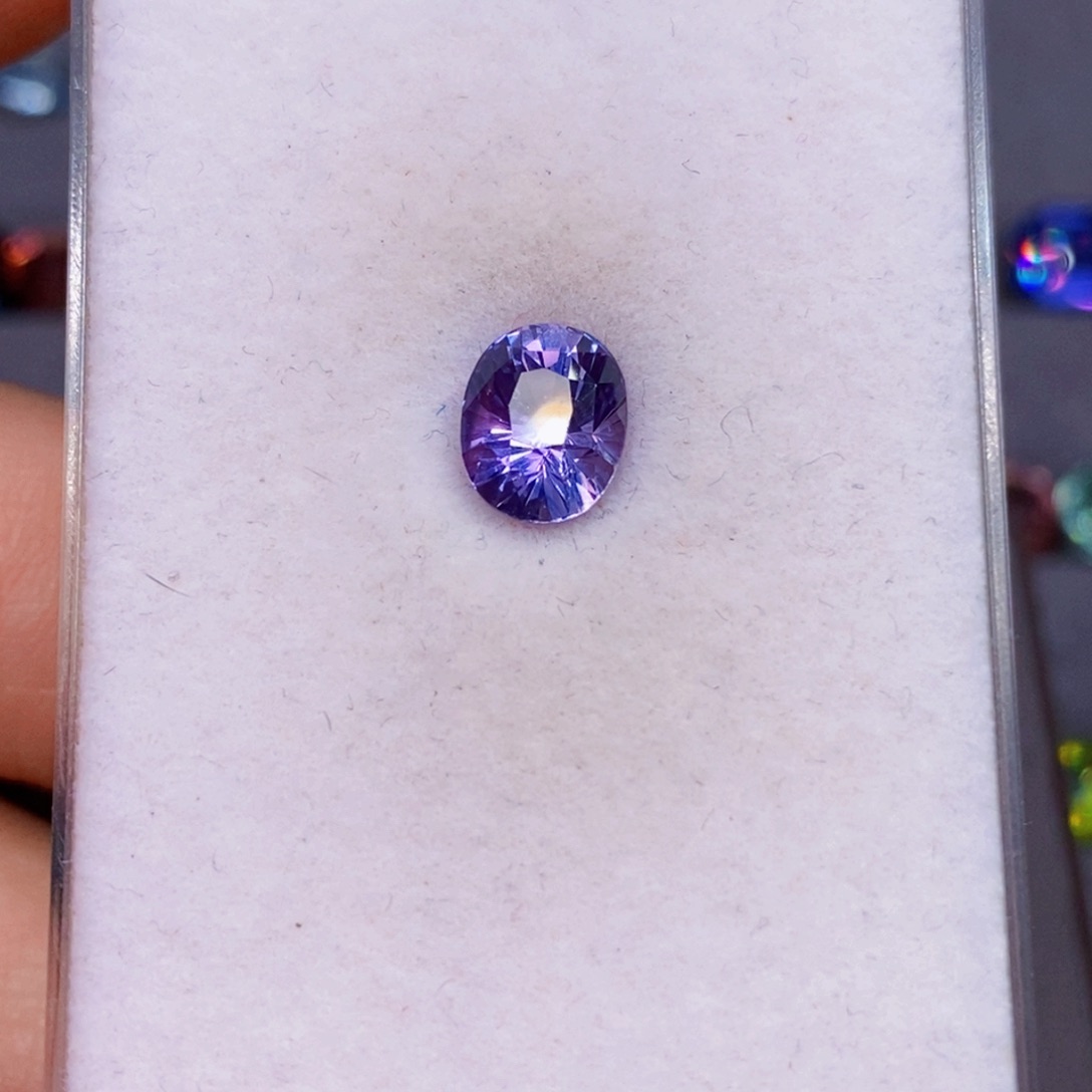 蓝宝石裸石带有国际证书