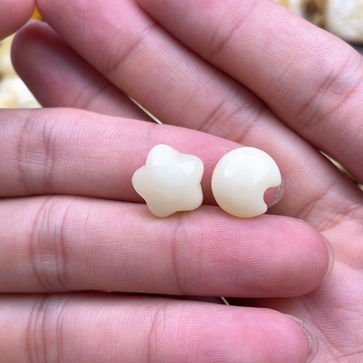 未镶嵌琥珀裸石蜜蜡