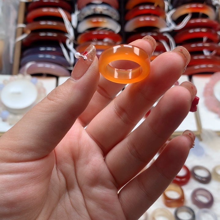 玛瑙/玉髓手镯未镶嵌W**?