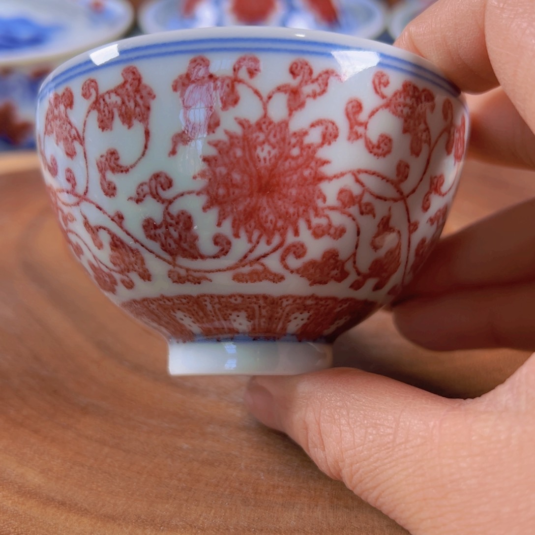 原矿釉里红缠枝花卉鸡心杯