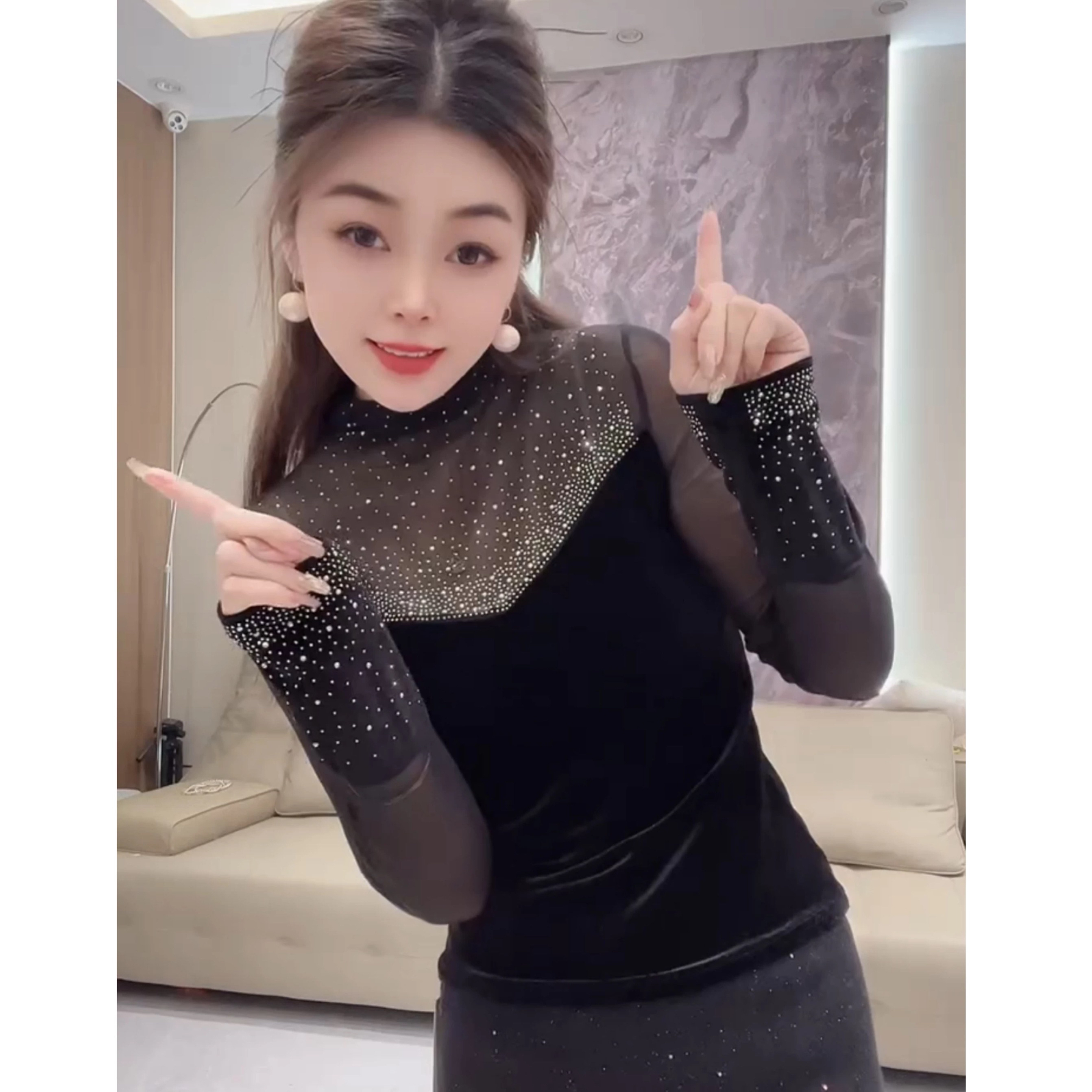 2025冬季新款网红重工拼接长袖衬衫女黑色丝绒显瘦设计感上衣560