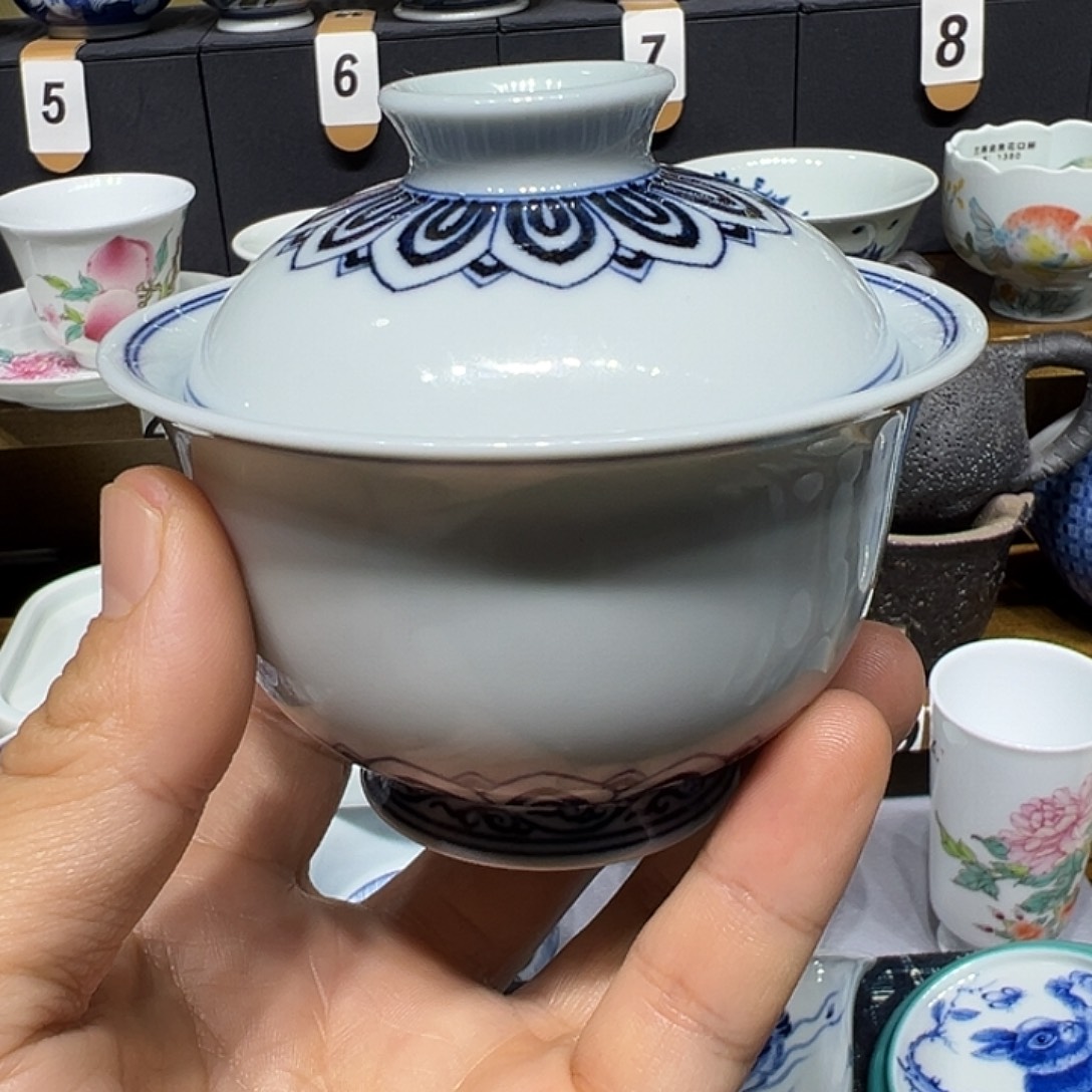 A***丫手工青花宝相莲盖碗一个