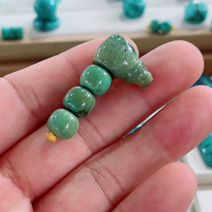 未镶嵌绿松石珠宝奇石