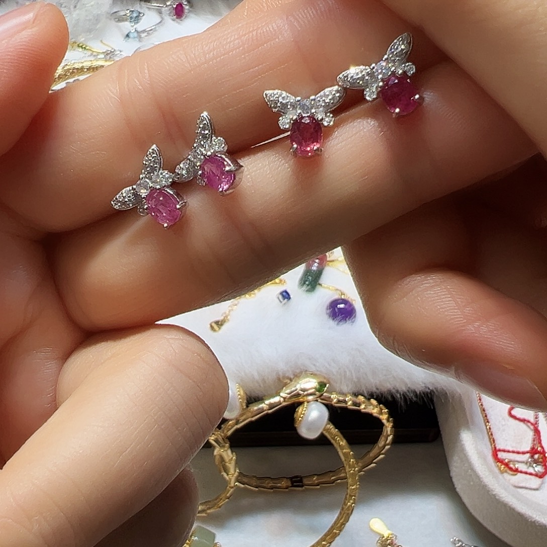 红宝石银S925镶嵌耳饰