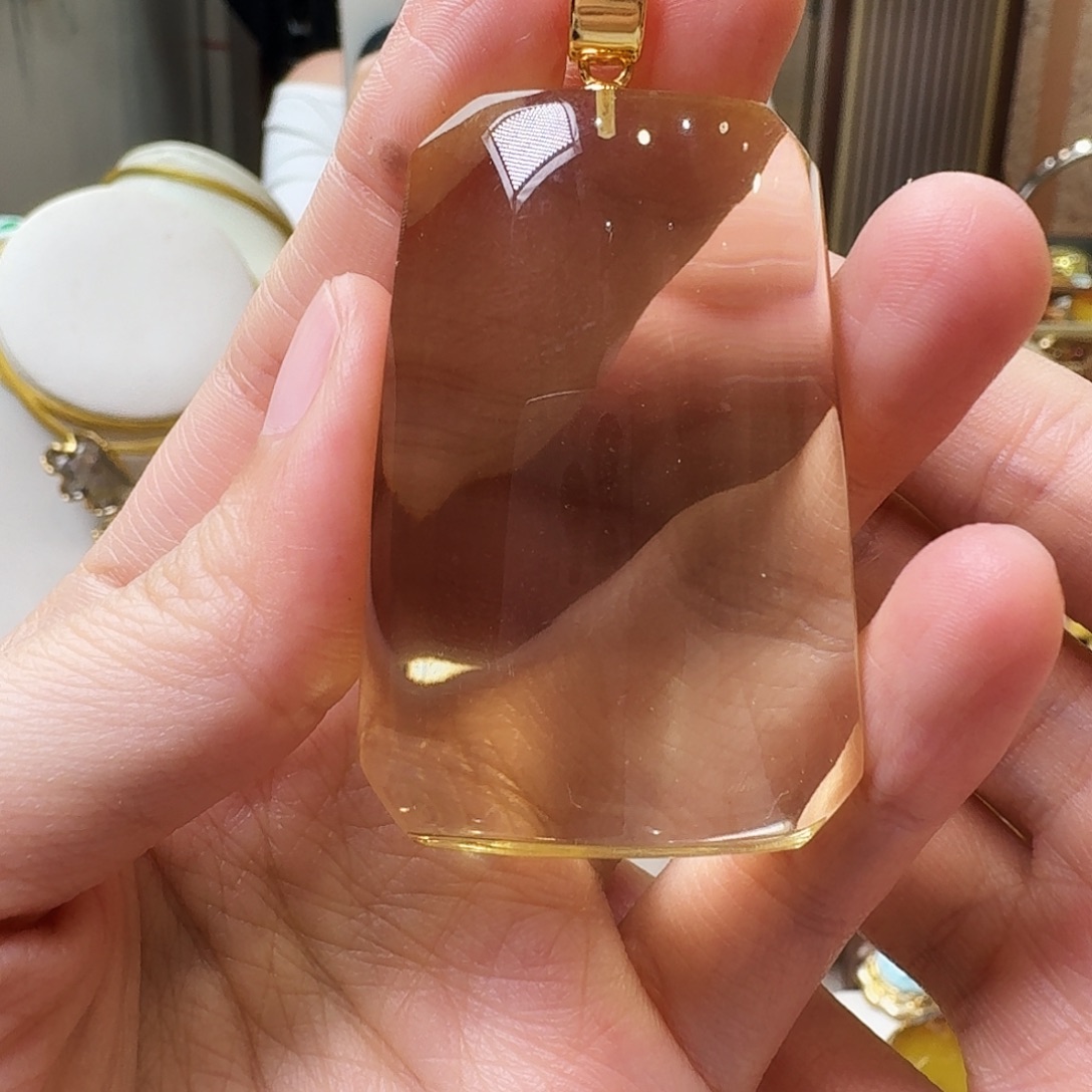 琥珀未镶嵌颈饰吊坠