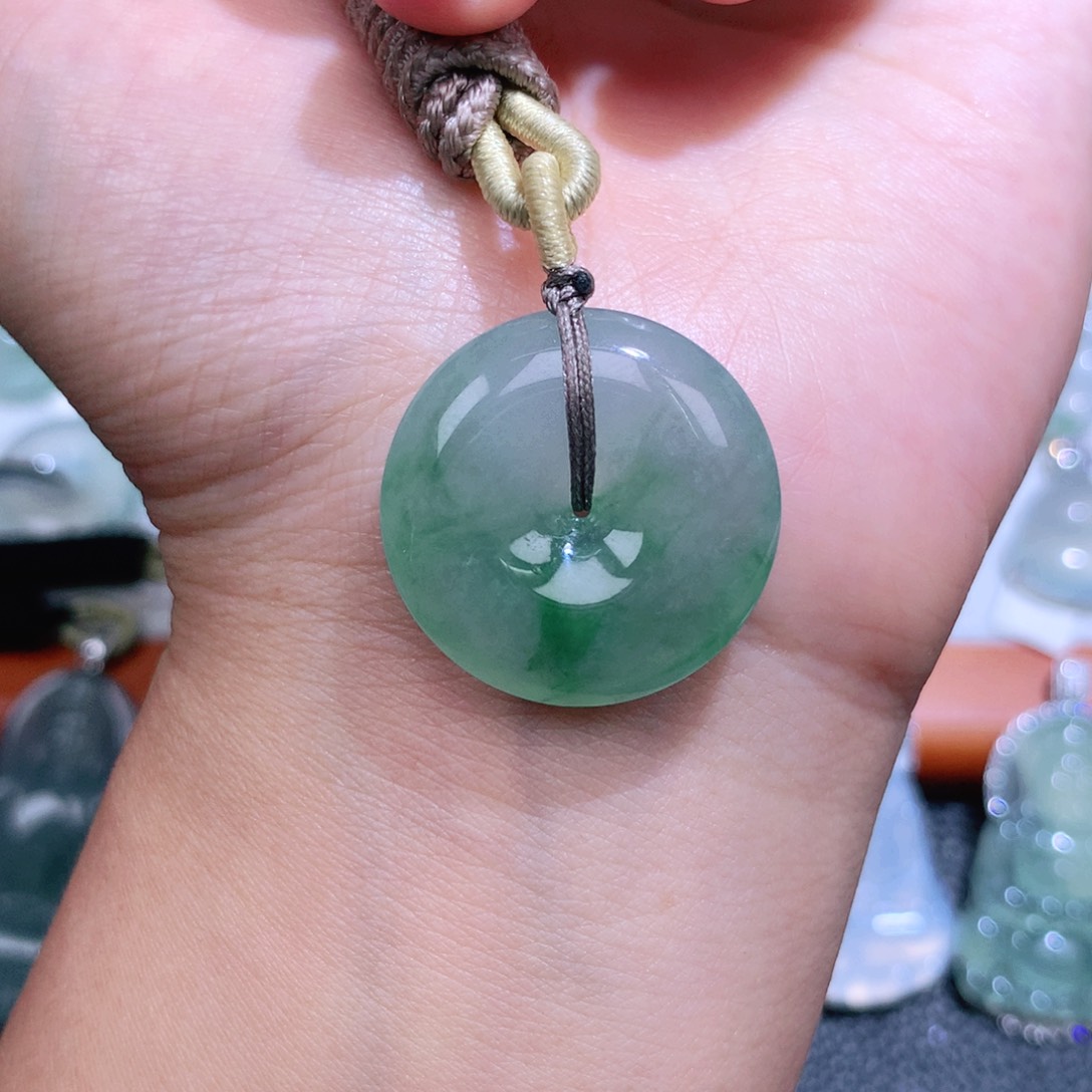 翡翠未镶嵌颈饰扣子