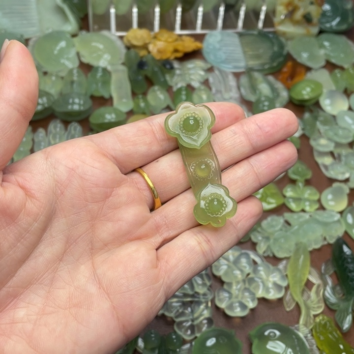 蛇纹石玉合金颈饰