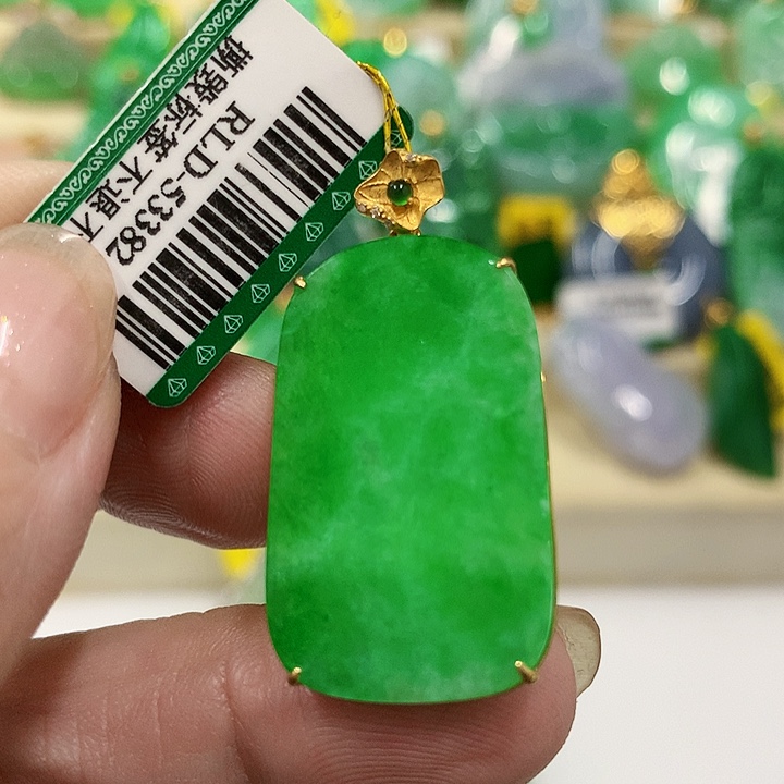 翡翠吊坠(不含链)18K金镶嵌挂件