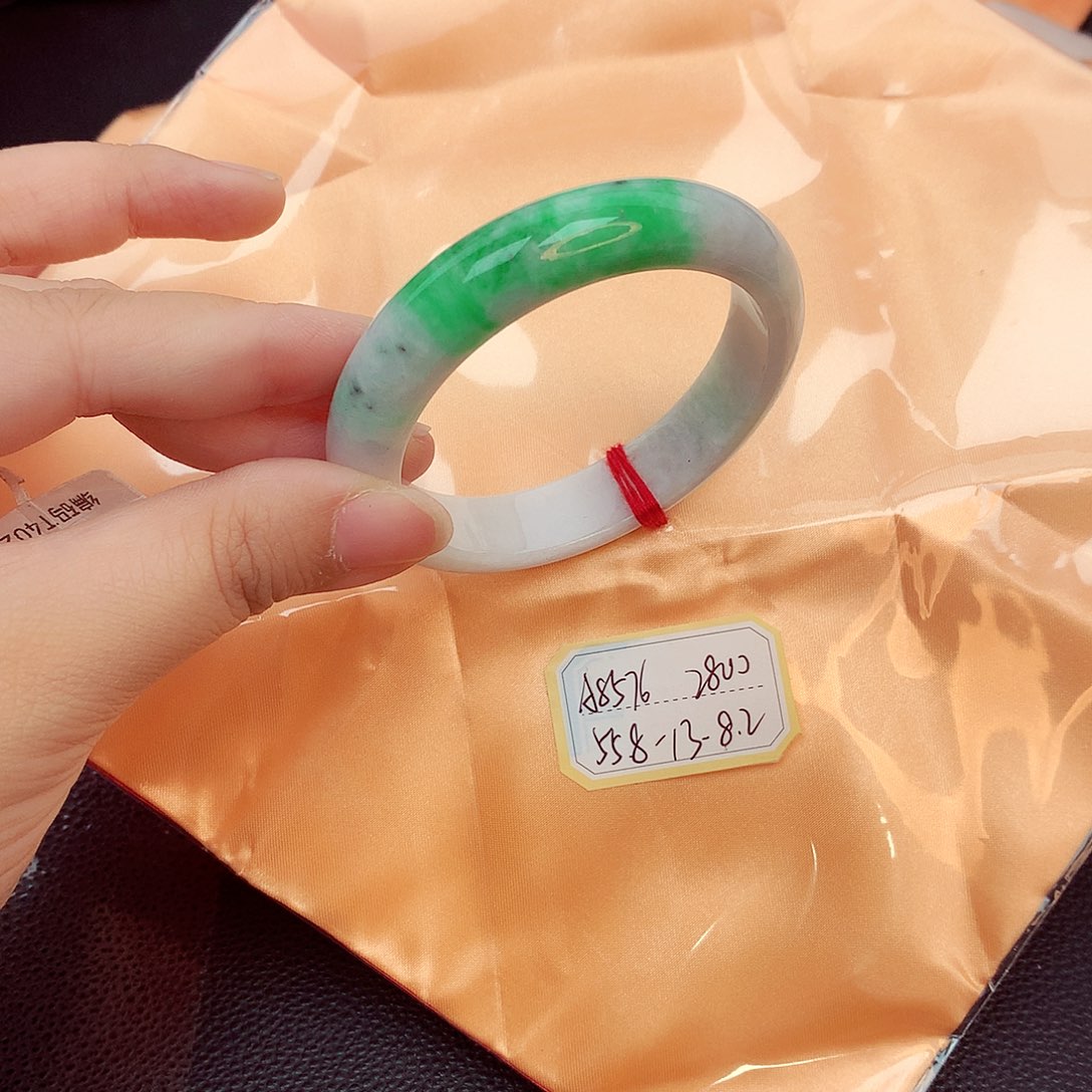 翡翠未镶嵌手镯缅甸翡翠