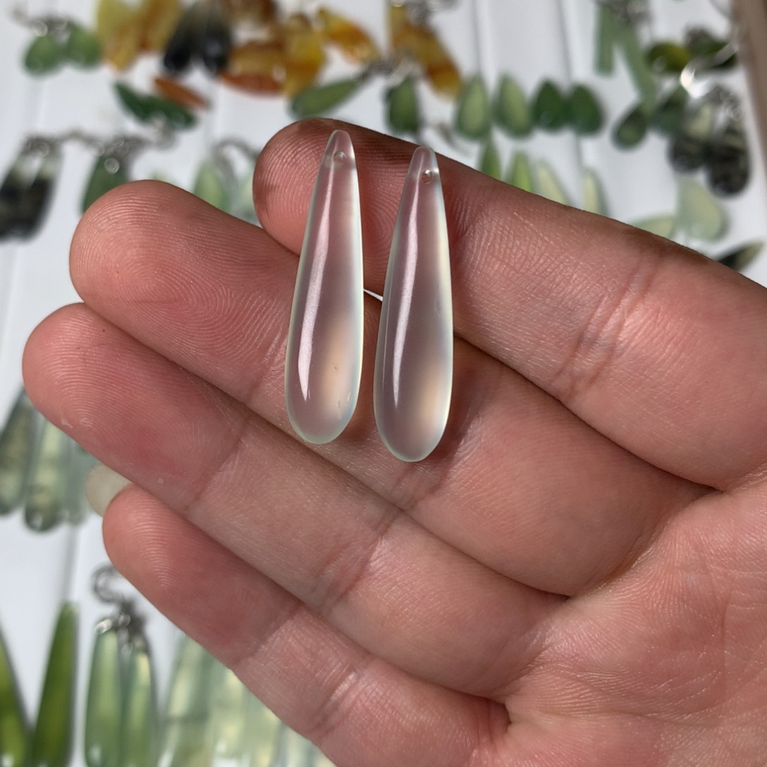 蛇纹石玉耳饰未镶嵌