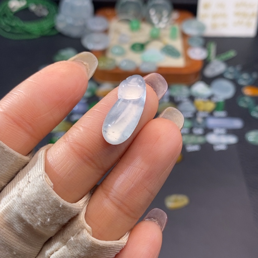 【闪购商品】翡翠挂件未镶嵌如意