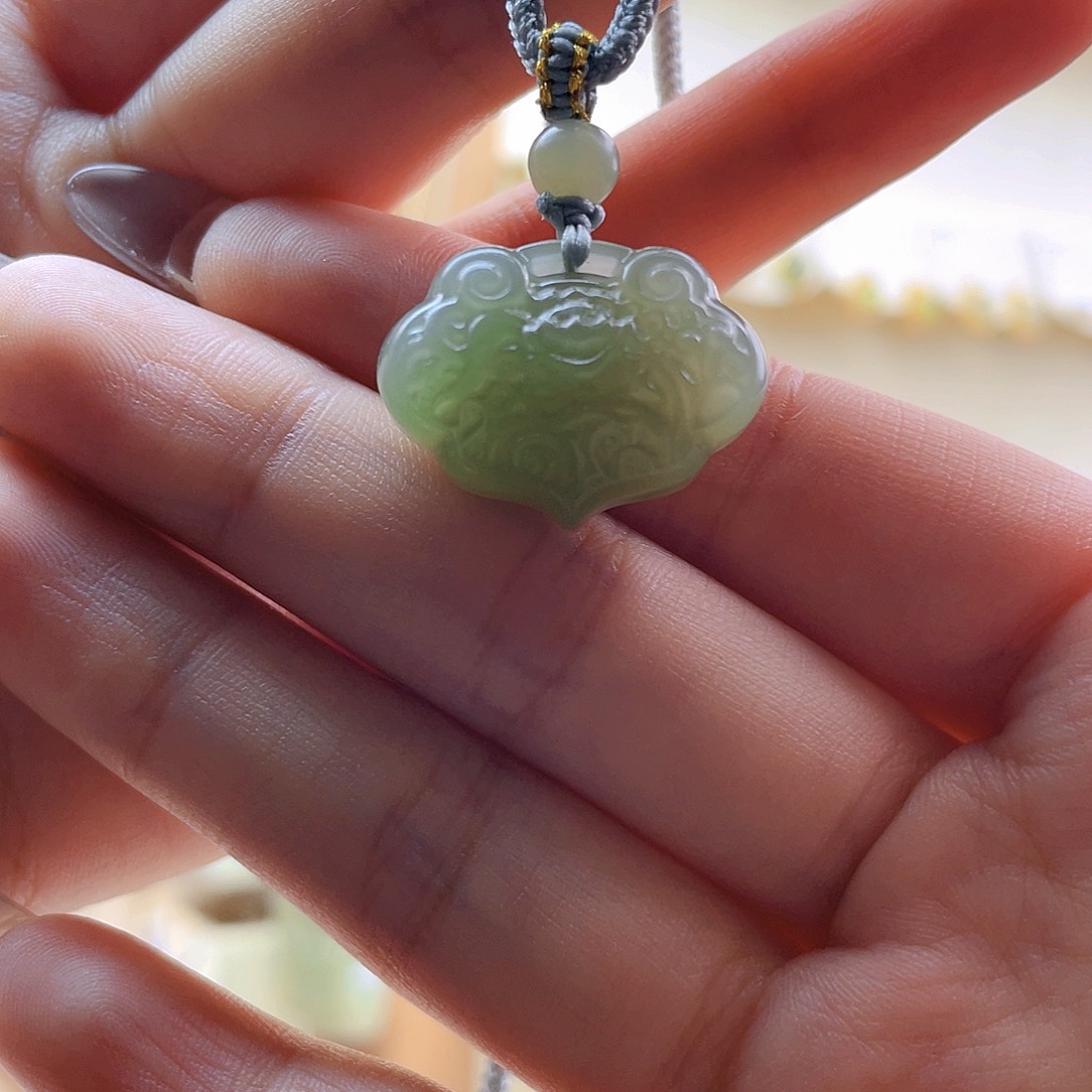 和田玉吊坠(赠链)未镶嵌