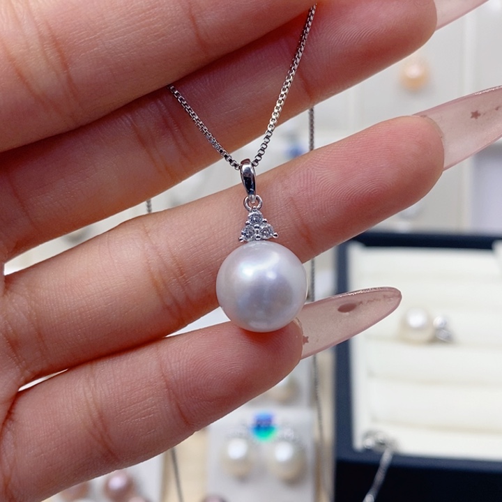 颈饰银S925镶嵌淡水珍珠