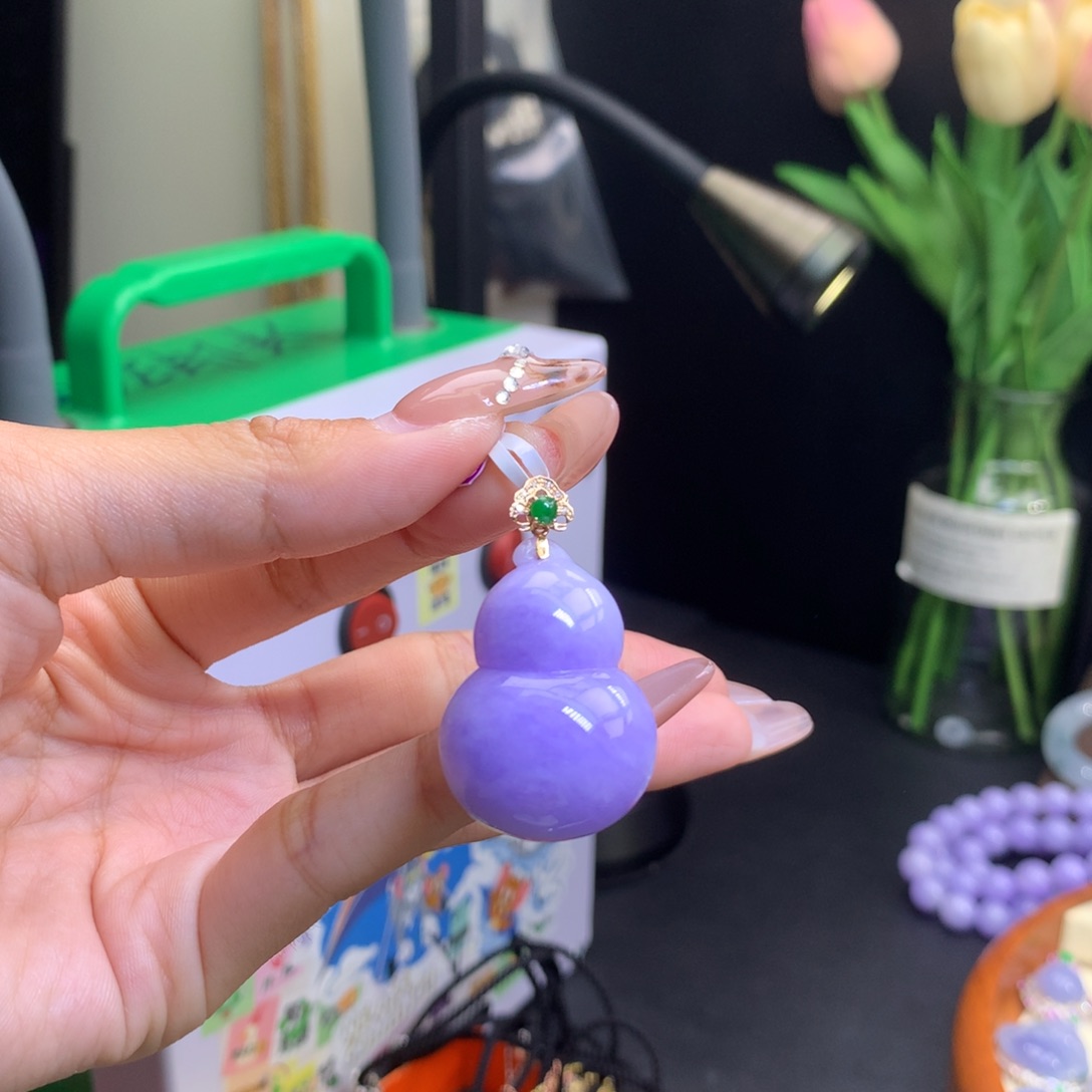 翡翠18K金镶嵌颈饰