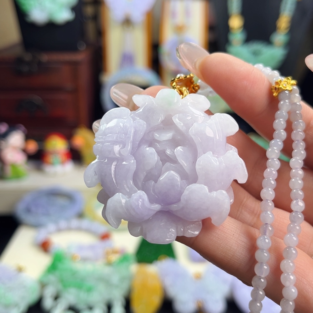 C***运翡翠未镶嵌颈饰冰