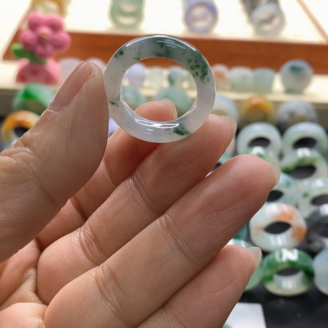 定制翡翠未镶嵌翡翠