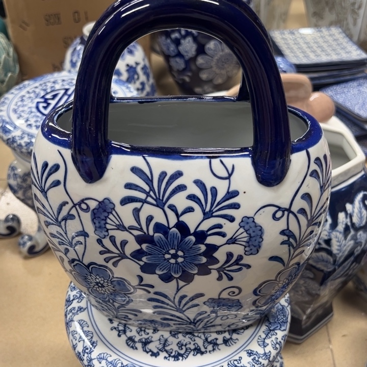 瓷片微瑕。。。。。。。。。。。。。。。。。。