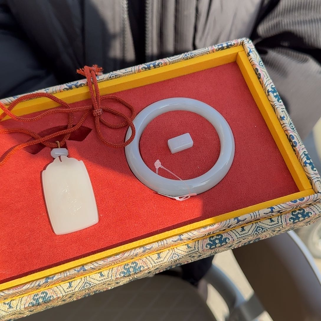 和田玉手镯未镶嵌113刘洋