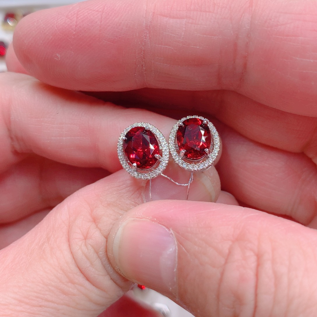 石榴石耳钉银S925镶嵌