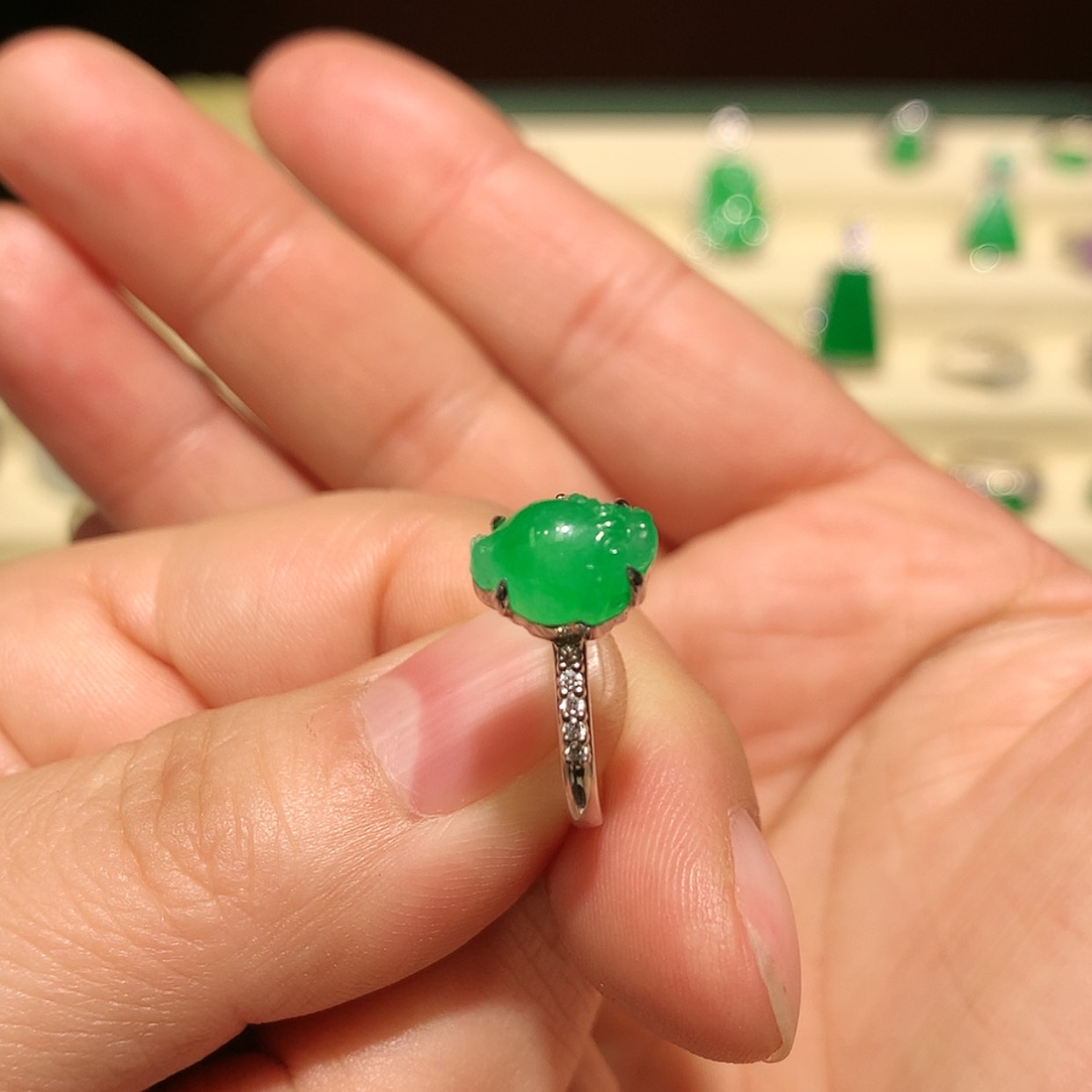 【闪购商品】翡翠戒指18K金镶嵌缅甸A货