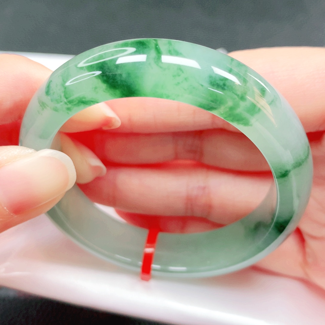 翡翠未镶嵌手镯54贵