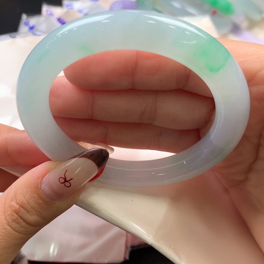 翡翠未镶嵌手镯（圆镯）9号 