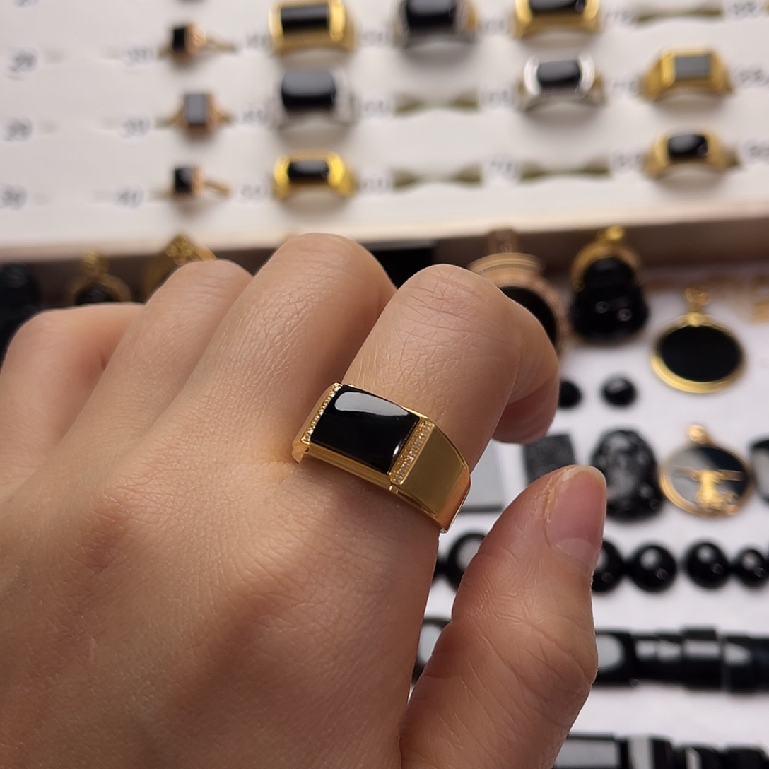 柏***翡翠18K金镶嵌戒指翡翠