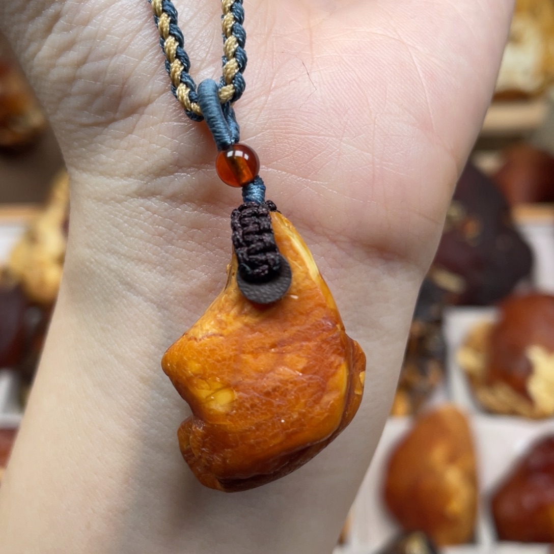 琥珀未镶嵌珠宝奇石