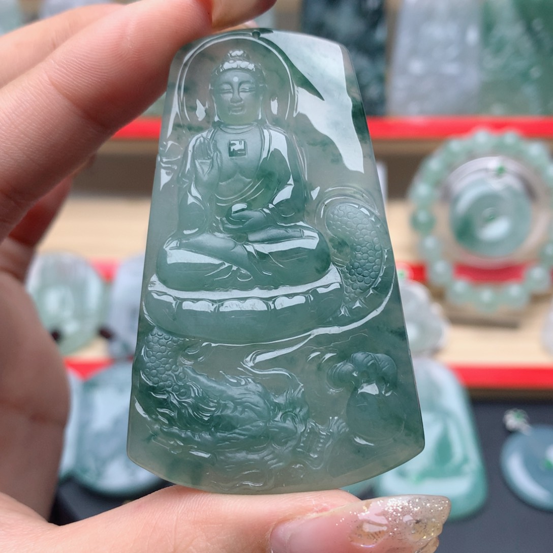 翡翠颈饰未镶嵌我****伴阿弥陀佛