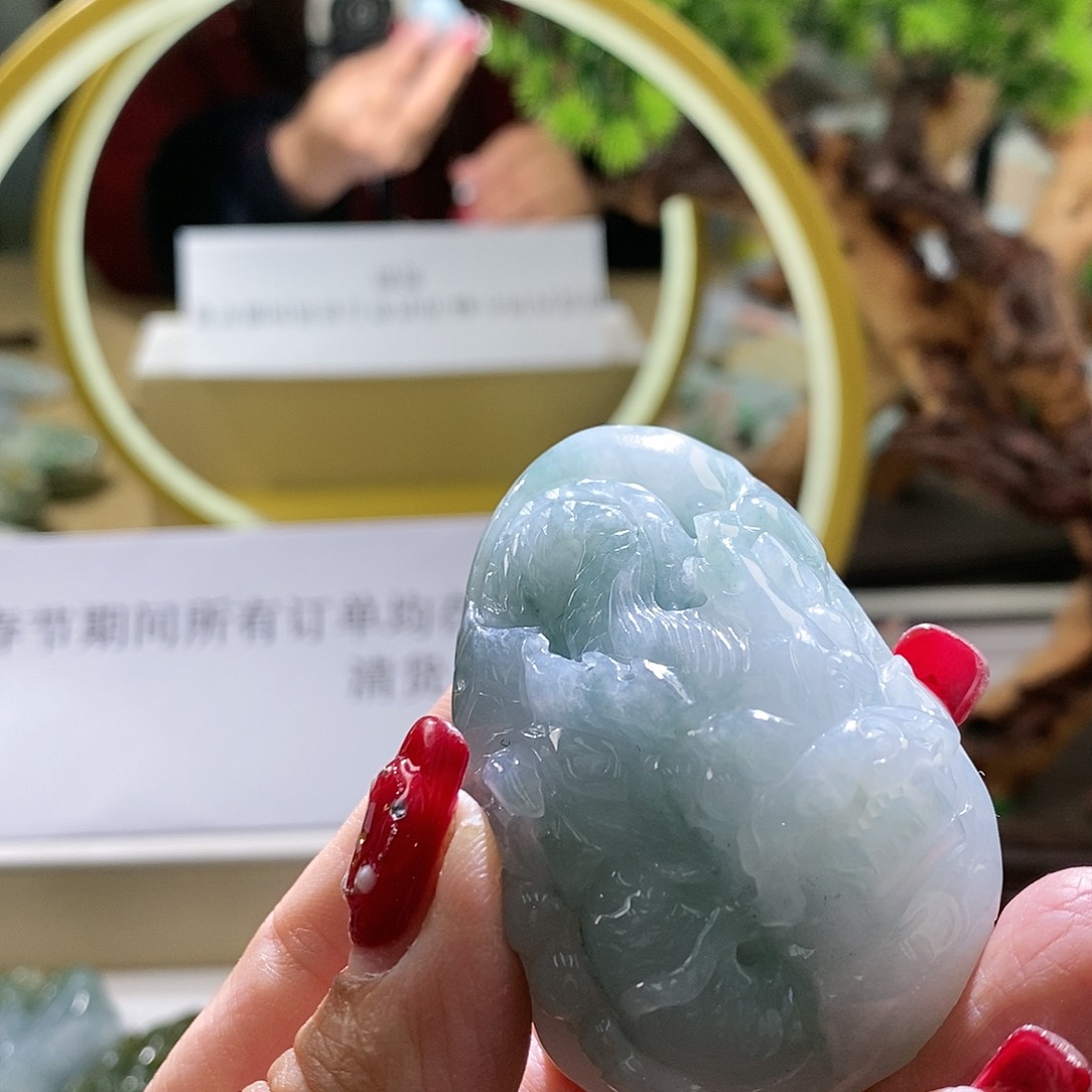 【闪购商品】翡翠颈饰未镶嵌龙牌