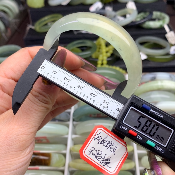 蛇纹石玉手镯未镶嵌514