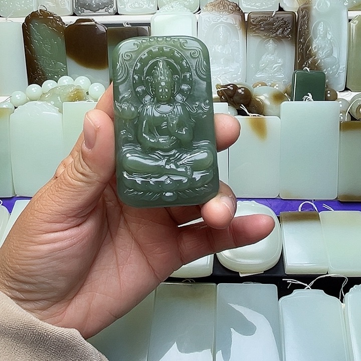 颈饰未镶嵌和田玉