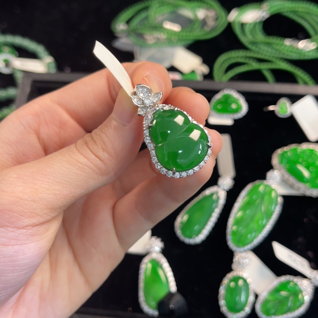 翡翠银S925镶嵌戒指葫芦吊坠