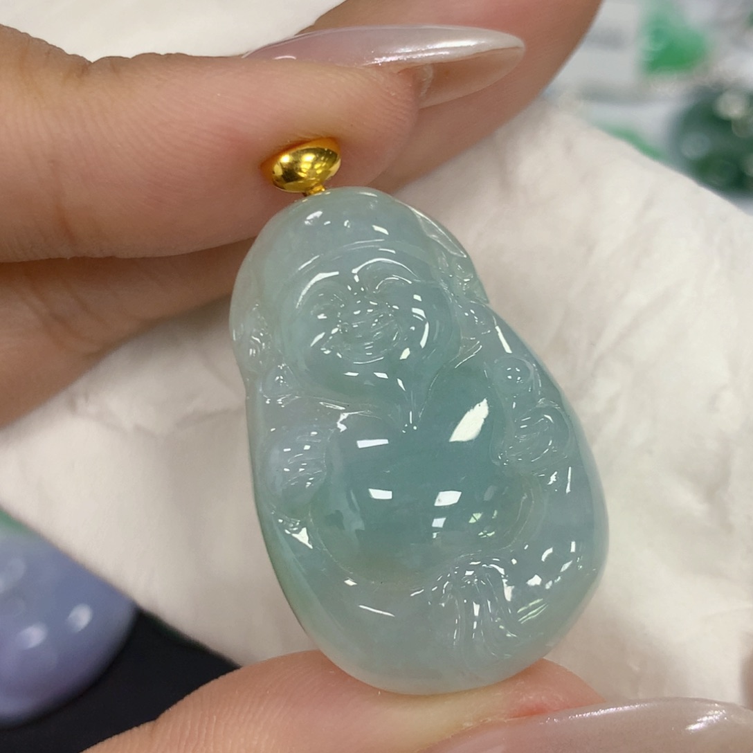 颈饰18K金镶嵌翡翠