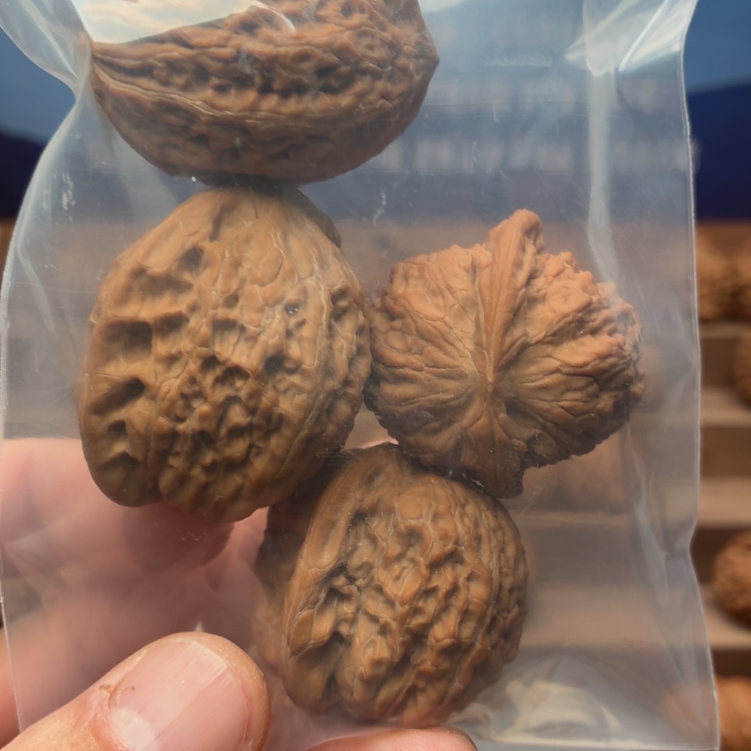 那***啥吊坠文玩核桃两对果子