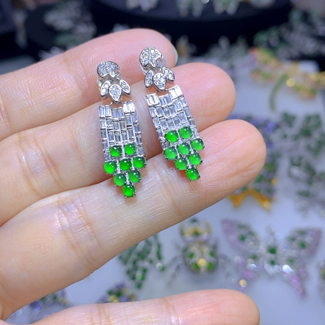 翡翠颈饰银S925镶嵌天然翡翠