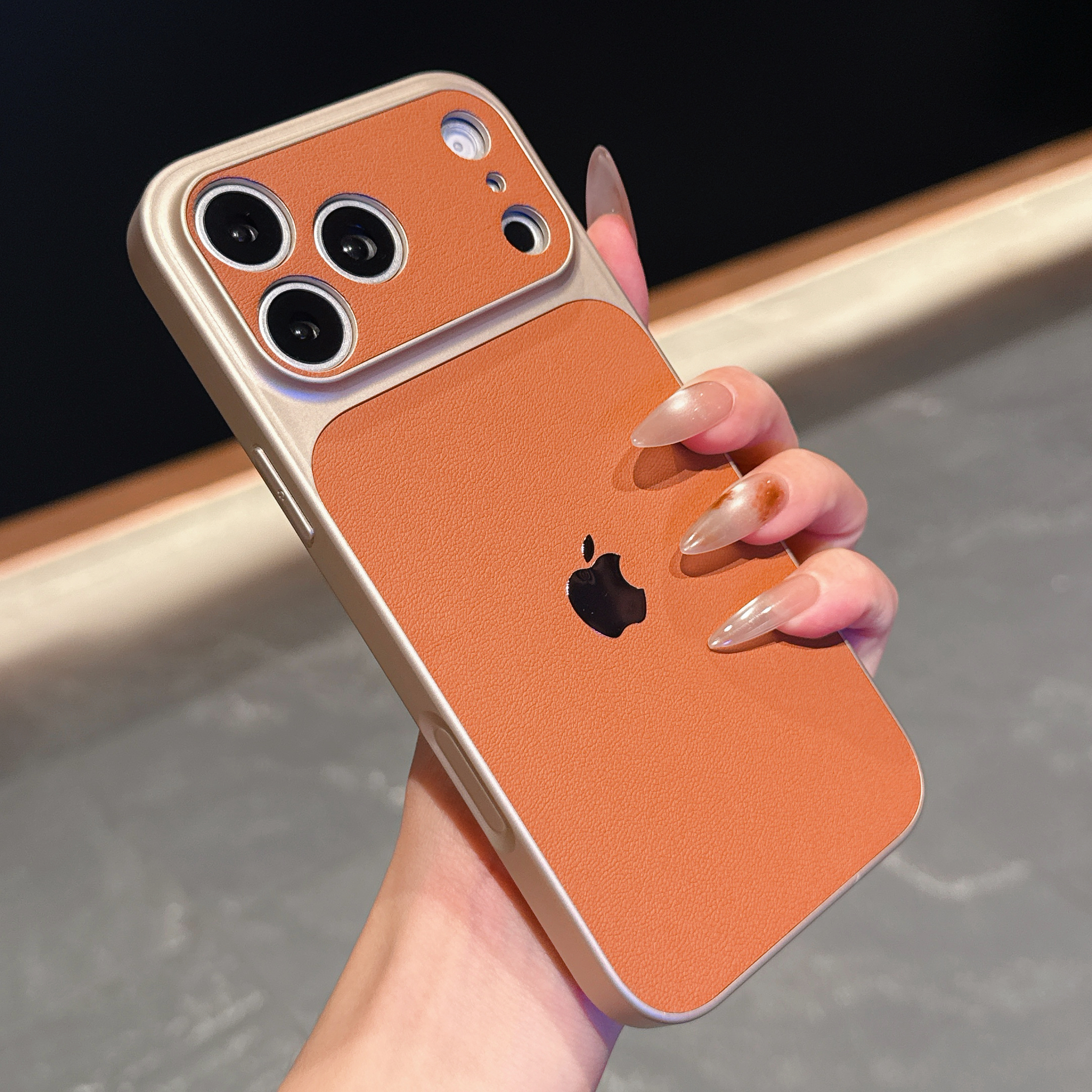 适用于苹果17promax/16/15/14/13/12/11秒变17皮纹磨砂防摔手机壳