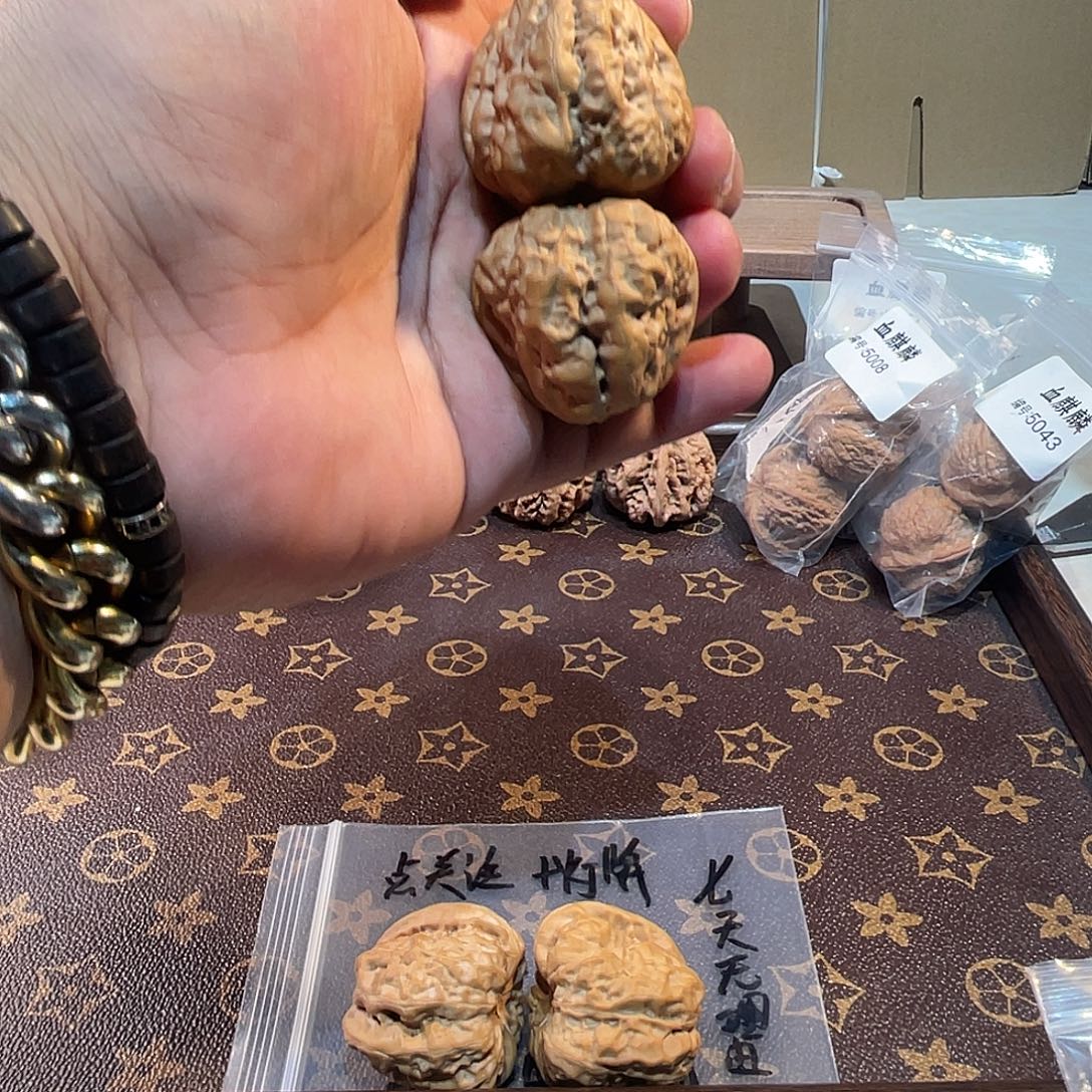松***、文玩核桃把件4110