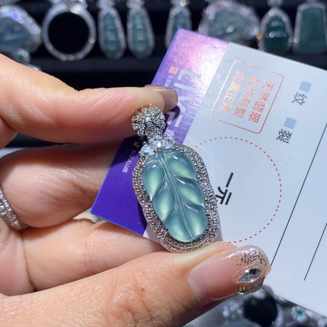 翡翠项链未镶嵌翡翠