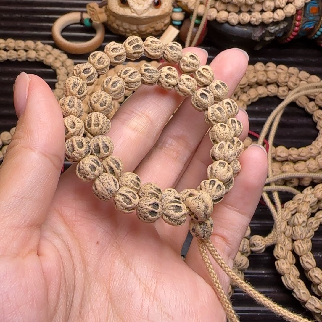 柏香籽/百香籽吊坠禮**ㅤ