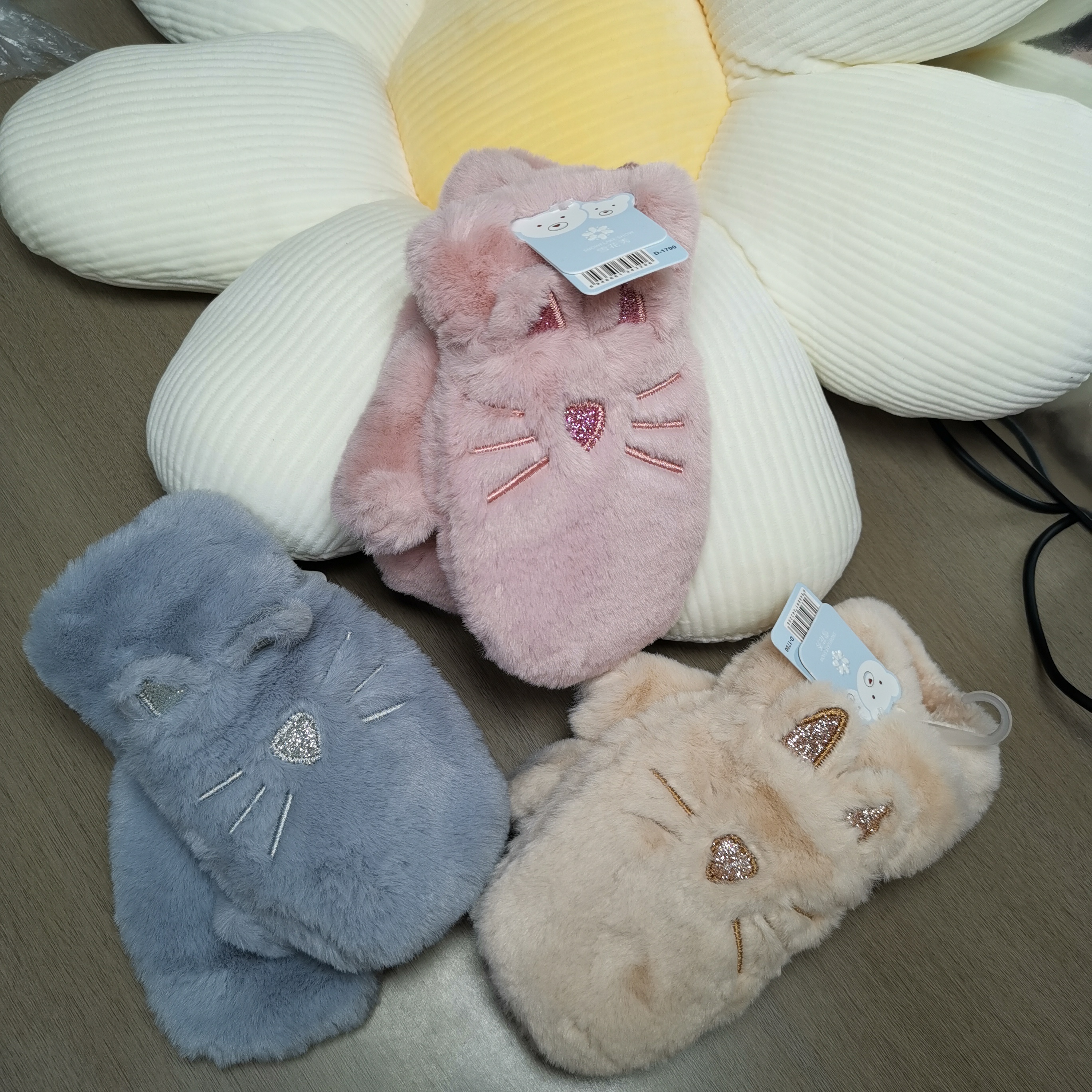 （3-6）岁可爱卡通毛绒加厚保暖手套秋冬儿童款手套