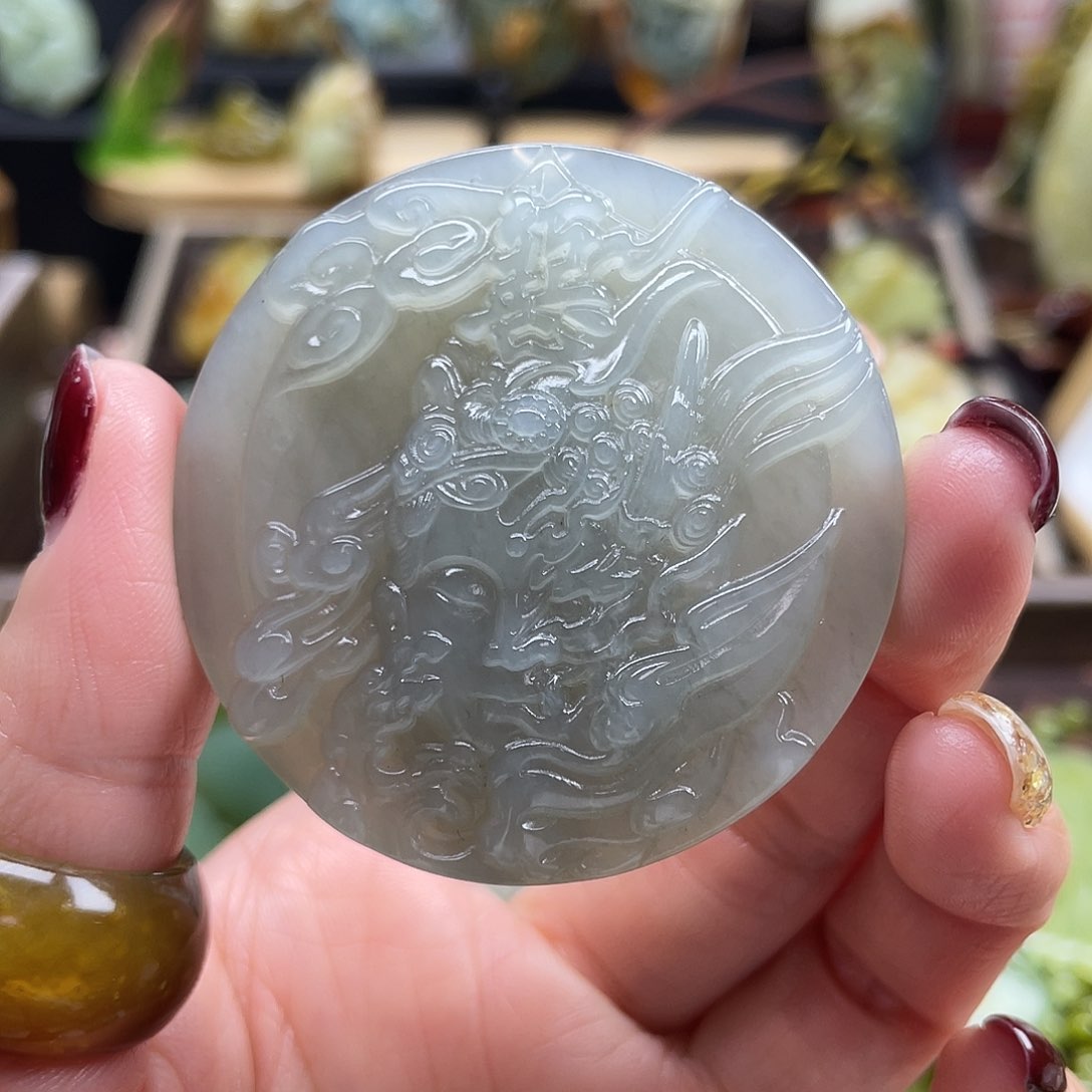 蛇纹石玉颈饰未镶嵌岫玉一念