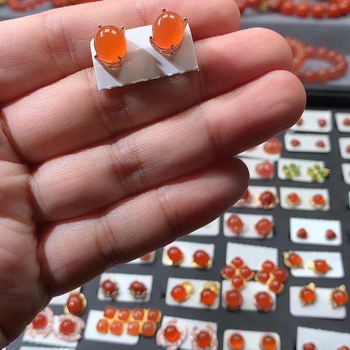南红玛瑙合金耳饰
