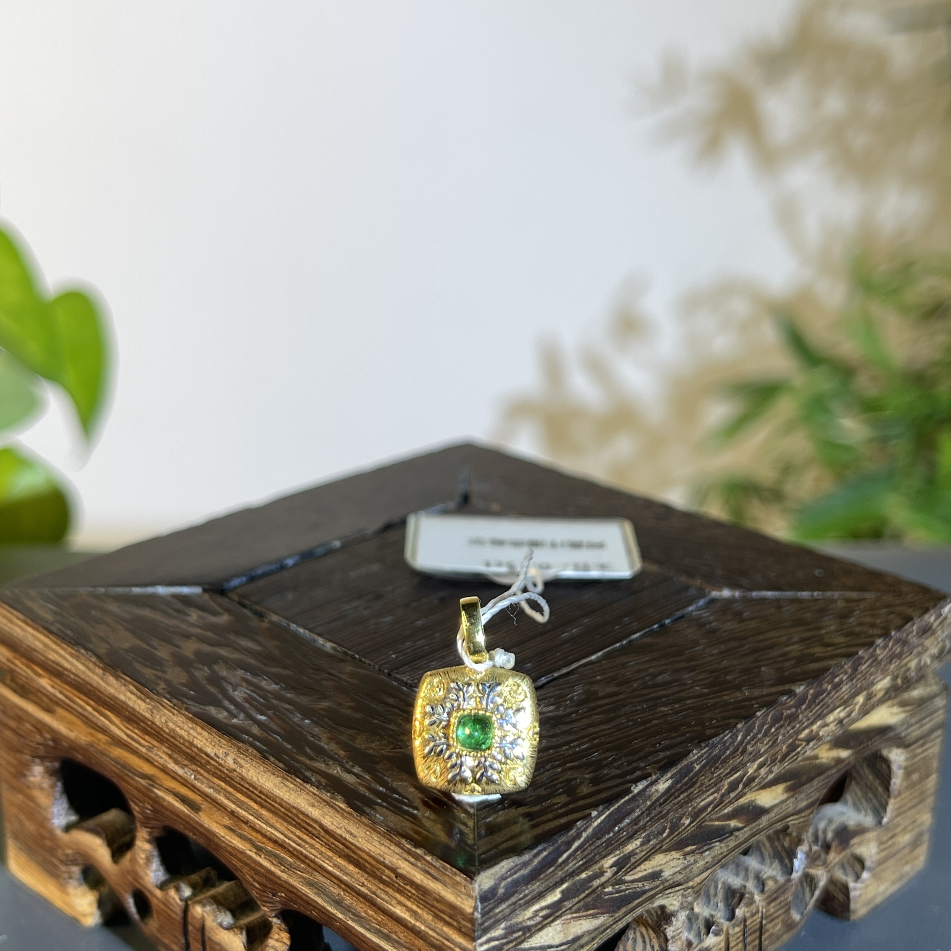 JTA22-84 18K祖母绿吊坠
