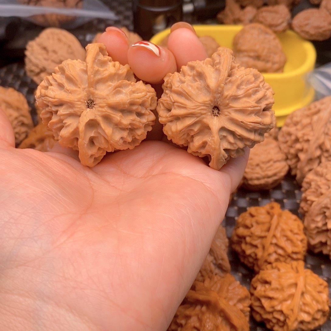 桃核吊坠清*?文玩核桃