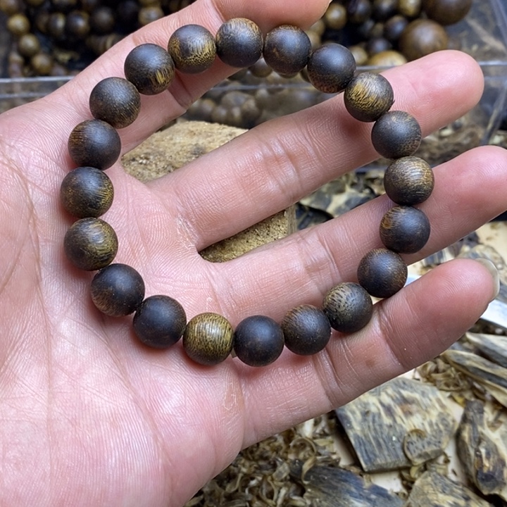 A***乐沉香碎屑沉香棋楠沉香10mm圆克重11克