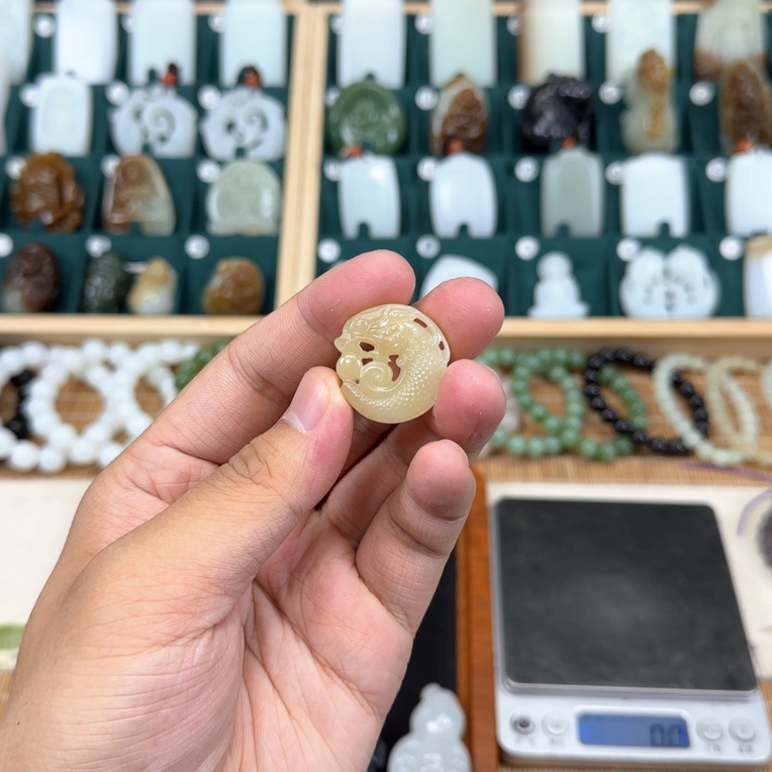 和田玉挂件未镶嵌