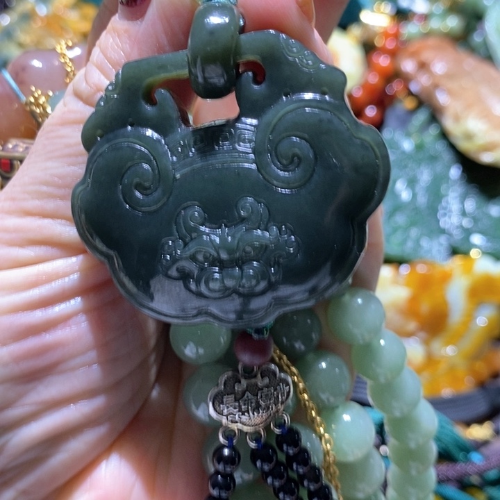 和田玉颈饰未镶嵌